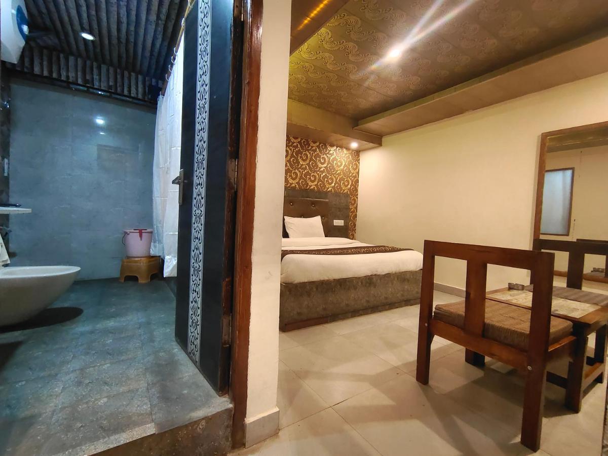 Magic Stays - Shimla Royale - Free Pickup From Railway Station Шимла Экстерьер фото